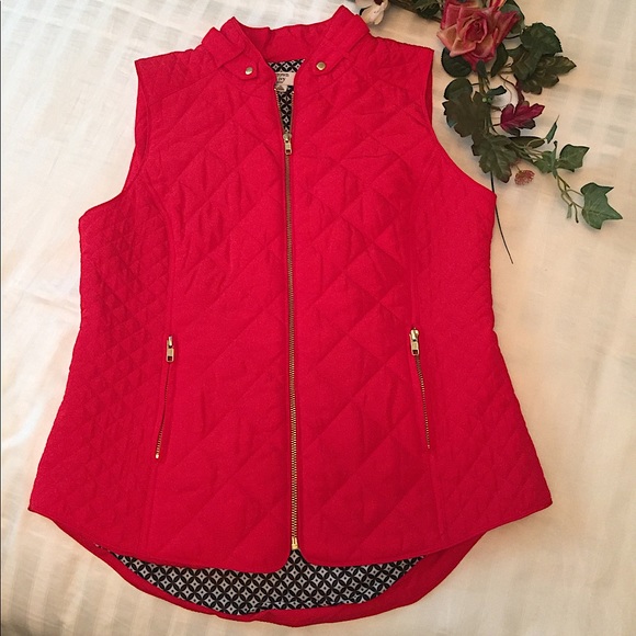 NWOT Crown & Ivy Red Quilt Soft Silk Zip Vest (PL) - Picture 16 of 16